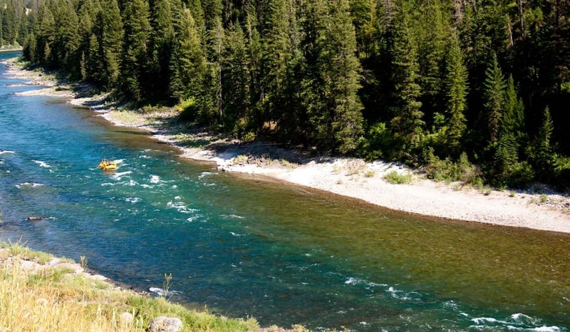 Tourists rafting at Snake River in Grand Teton