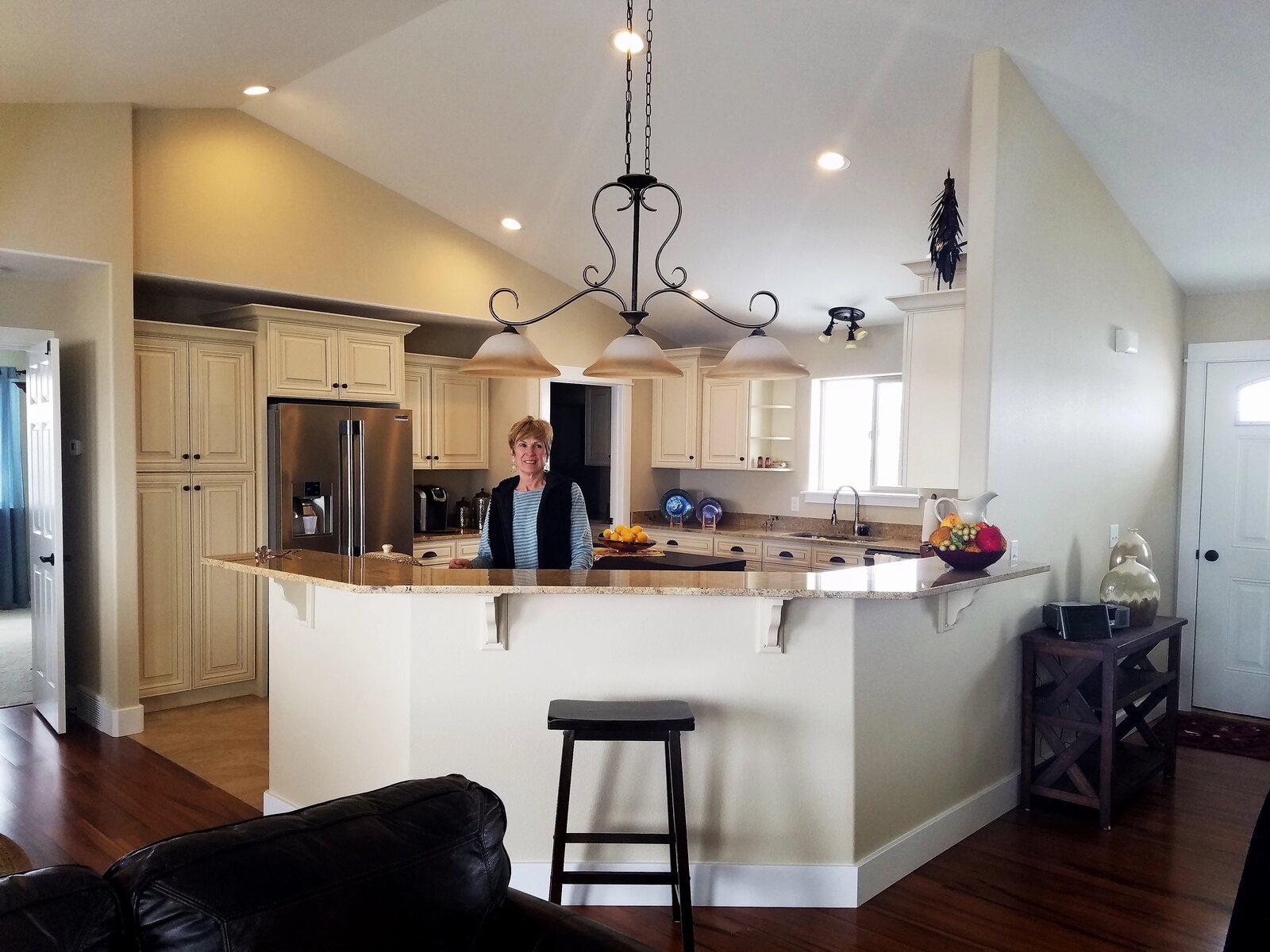 custom home kitchen with pendant lighting in wyoming